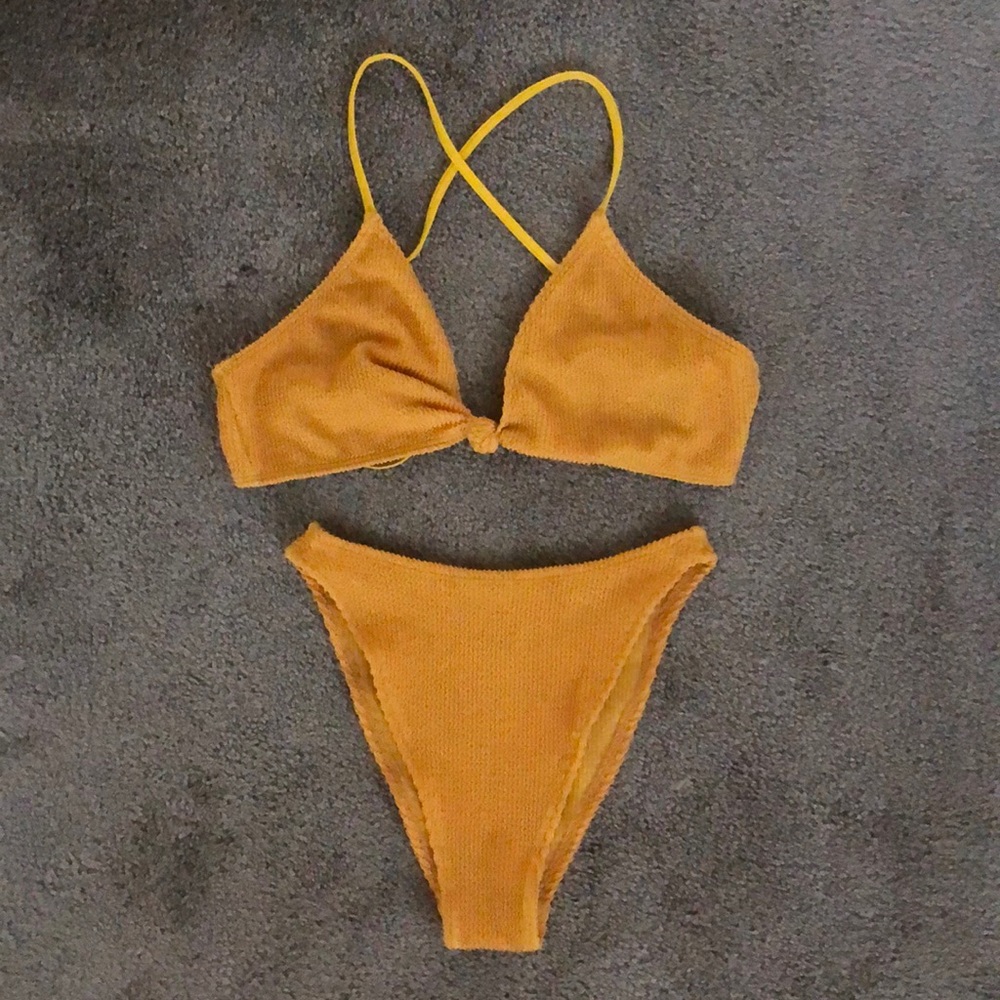 SKATIE Sunshine Bikini- sarah and Kelly